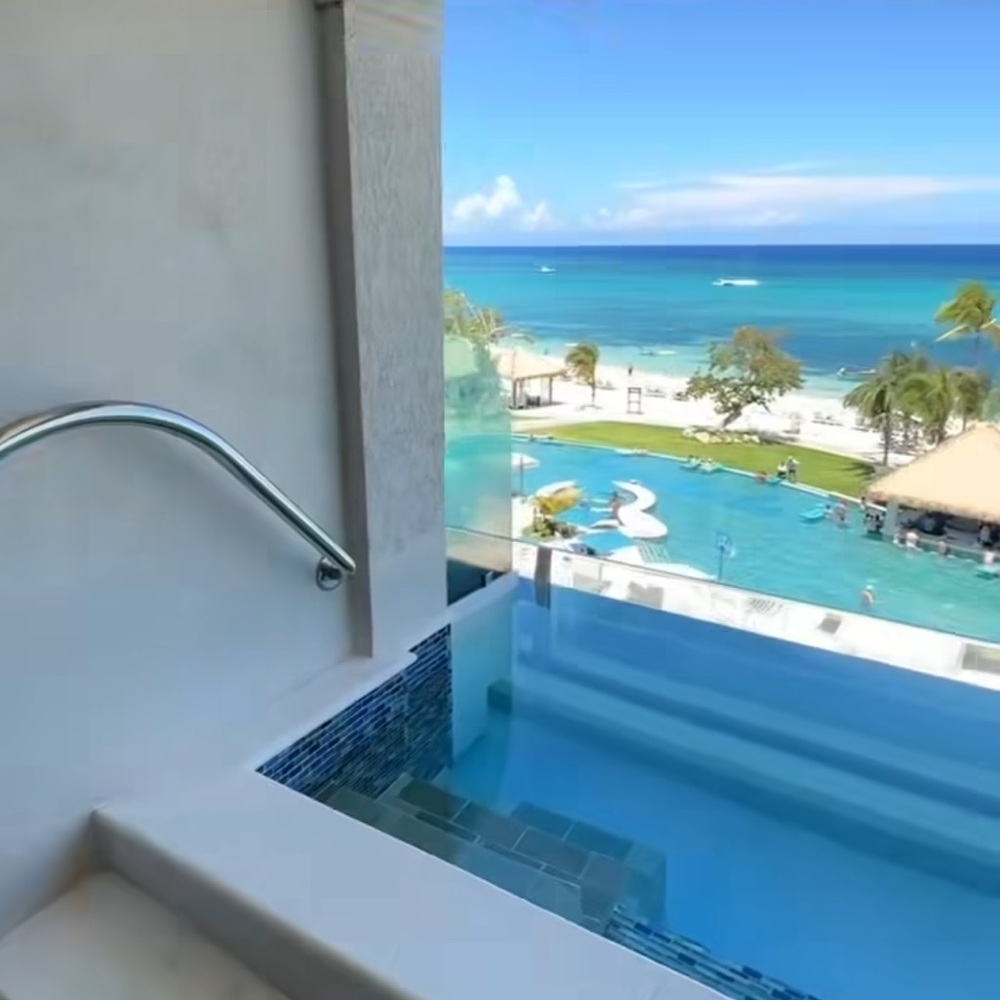 Meet your Posher, Paris